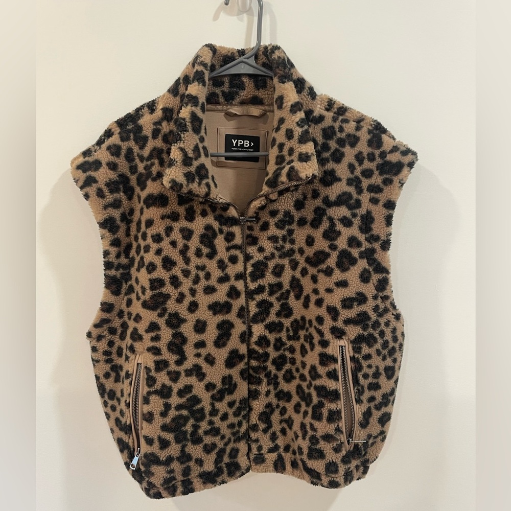 Your Personal Best/Abercrombie & Fitch Leopard vest sz Large